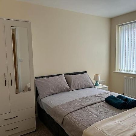 Rooms 7 Minutes From Etihad Manchester Exterior photo